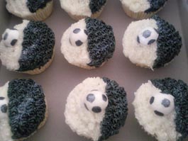 Soccer ball cupcakes 1