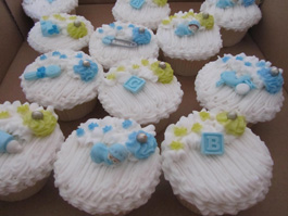 baby shower cupcakes